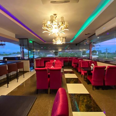 Grand Diamond Hotel Trinidad Piarco Екстер'єр фото