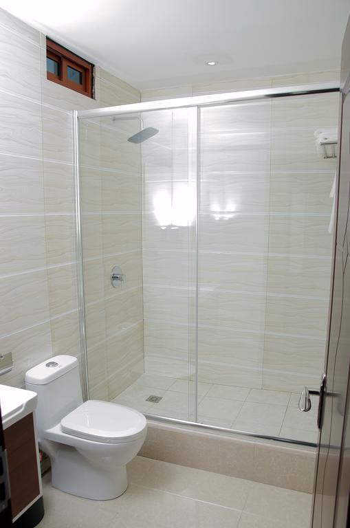 Grand Diamond Hotel Trinidad Piarco Екстер'єр фото