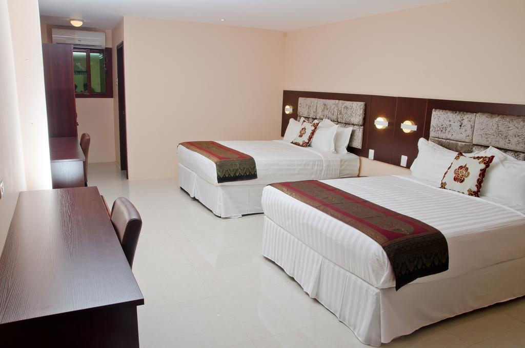 Grand Diamond Hotel Trinidad Piarco Екстер'єр фото