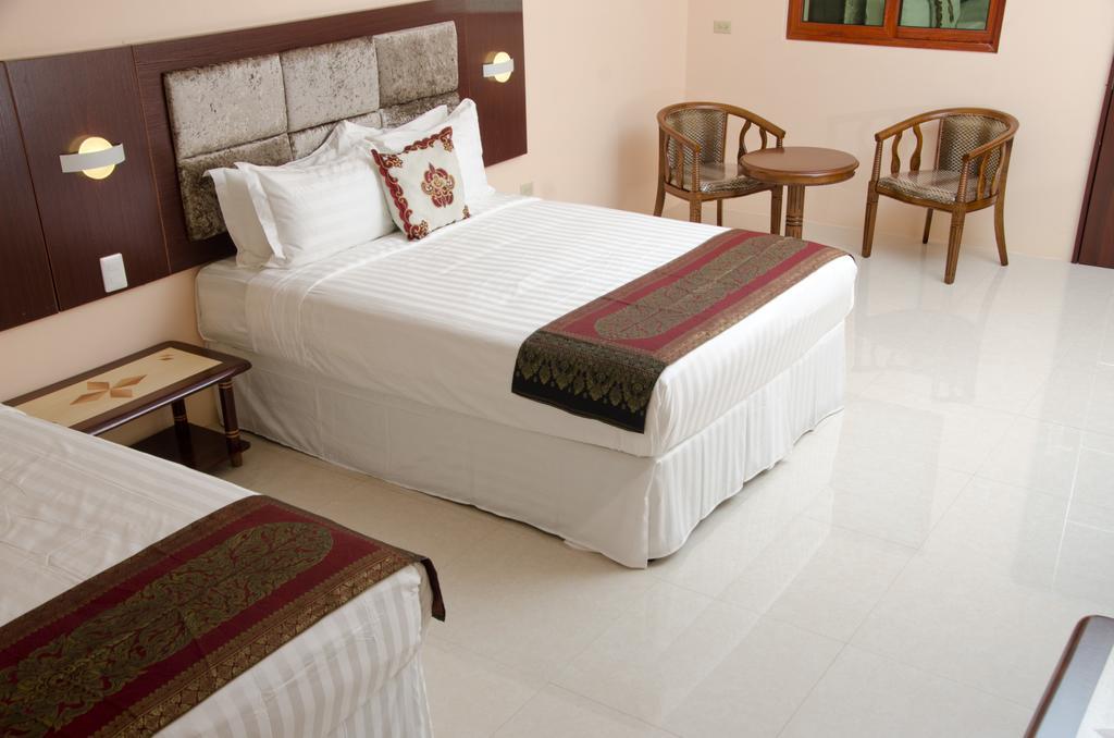 Grand Diamond Hotel Trinidad Piarco Екстер'єр фото