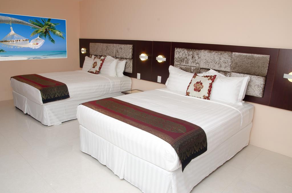 Grand Diamond Hotel Trinidad Piarco Екстер'єр фото