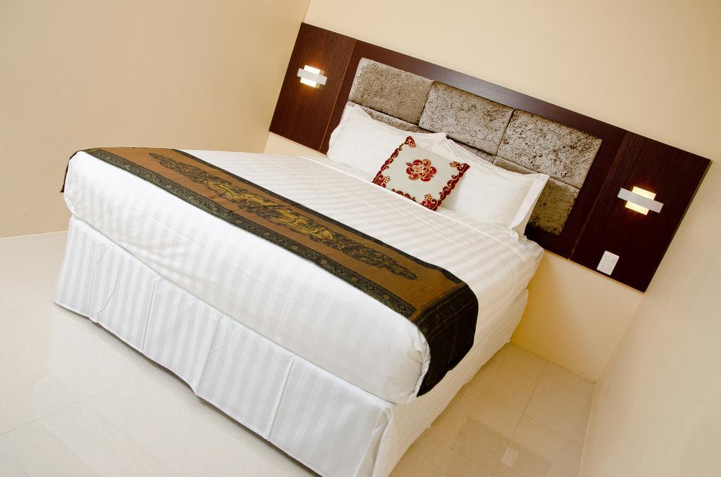 Grand Diamond Hotel Trinidad Piarco Екстер'єр фото