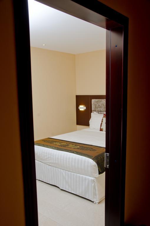 Grand Diamond Hotel Trinidad Piarco Екстер'єр фото